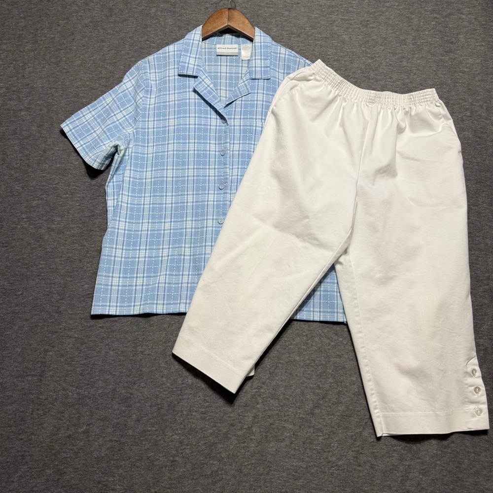 Alfred Dunner Light Blue Plaid Top & Capri Pants, Top Size 14P Capri Size 8P